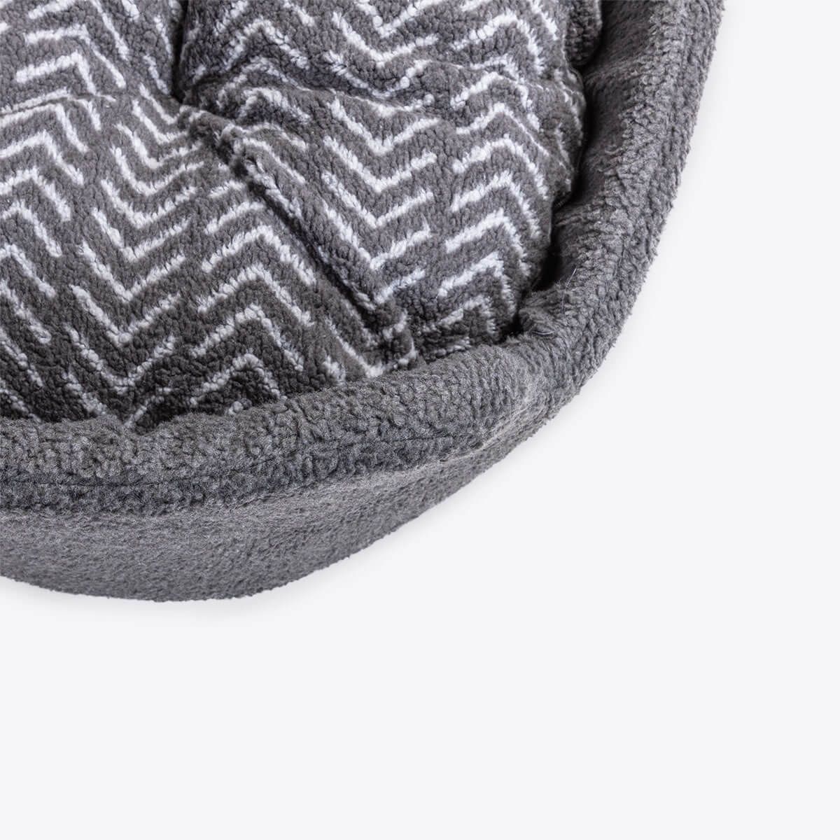 Danish Design Sherpa Fleece Charcoal Arrows Slumber Bed - Image 4