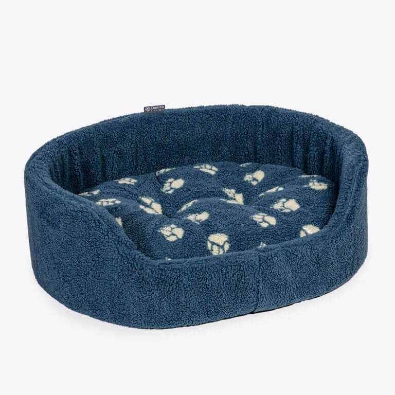 Danish Design Sherpa Fleece Harbour Paw Slumber Bed - Image 5
