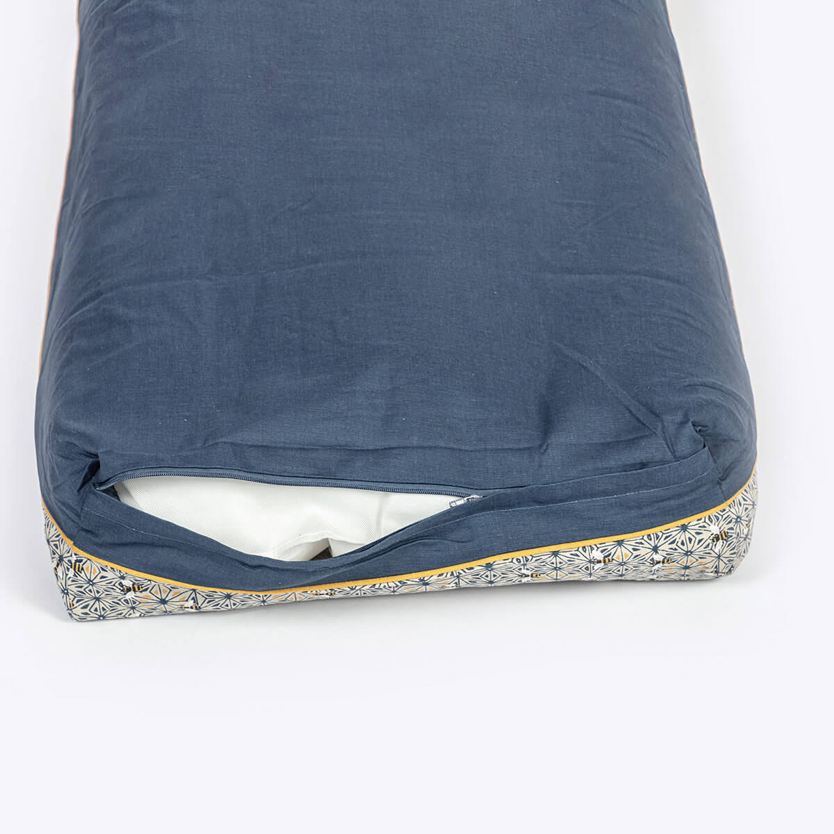 FatFace Geo Bees Deep Duvet Dog Bed - Image 5