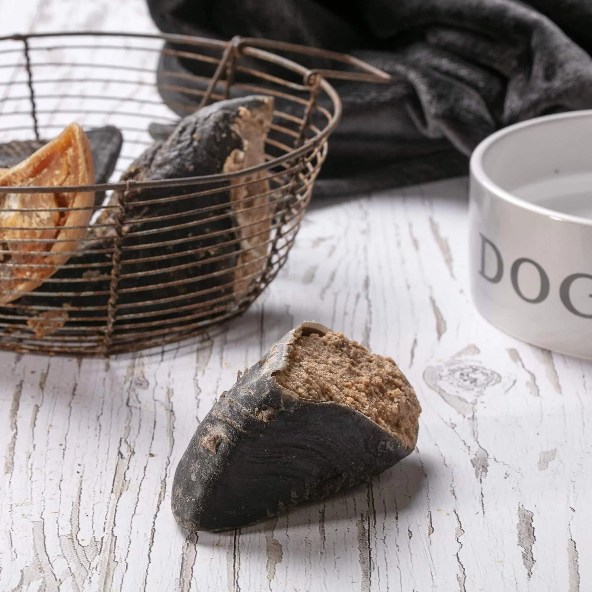 Hollings Hooves Filled Natural Dog Treats x 25 - Image 2