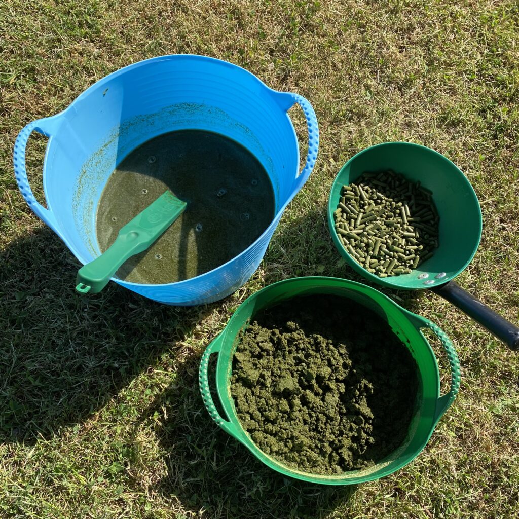 Emerald Green Feeds Grass Pellets 20kg - Image 3