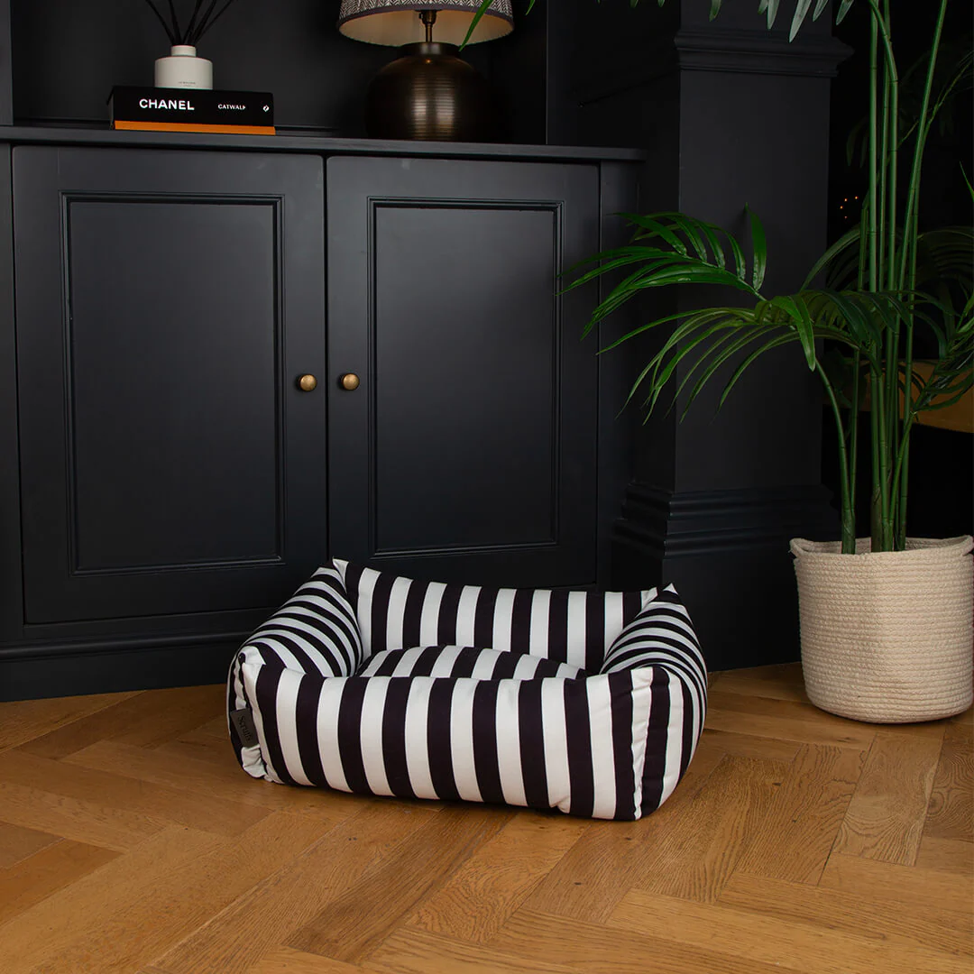 Scruffs Amalfi Striped Box Dog Bed in Black - Image 6